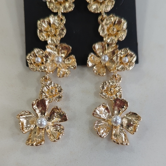Ann Taylor Gold Floral with Pearl Dangle Earrings - Picture 3 of 6